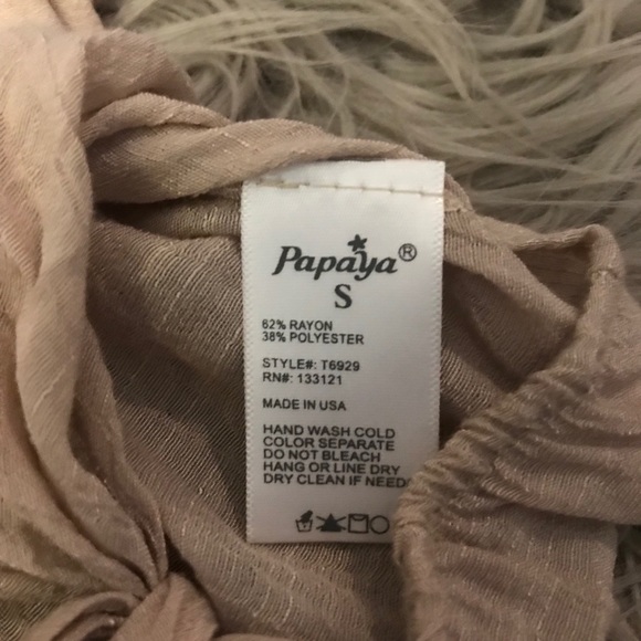 Tied up shirt - Picture 3 of 3